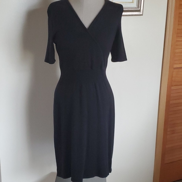 Liz Claiborne Dresses & Skirts - Liz Claiborne Petite lil black dress